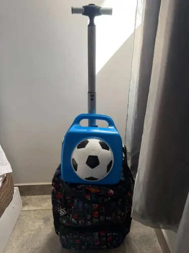 Mochila de rodinha com lancheira