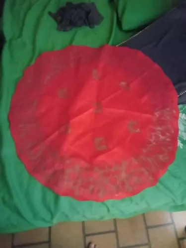 Antiga Toalha de mesa redonda de renda com detalhes de floresem alto relevo