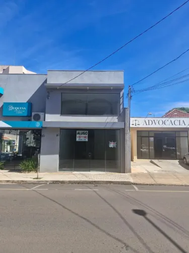 Aluguel de Salão Comercial de 90m² no Centro de Assis/SP. 