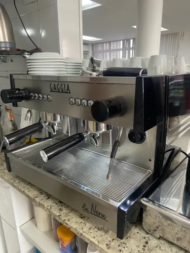 Máquina de café Gaggia La Nera de 2 Grupos 220v Profissional