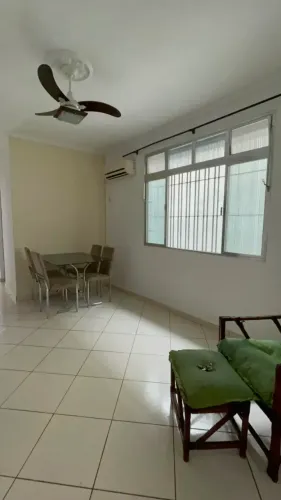 Imóvel para aluguel possui 80 metros quadrados com 2 quartos em Macuco - Santos - SP