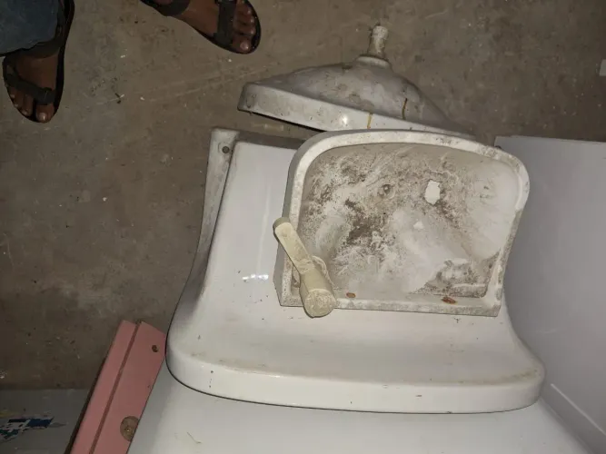 Pias, de banheiro e de cozinha, vasos e tanque