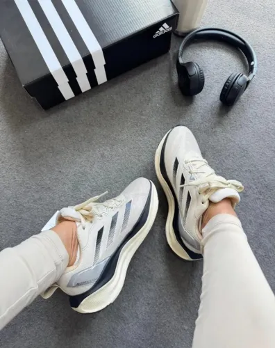 AD ADIZERO