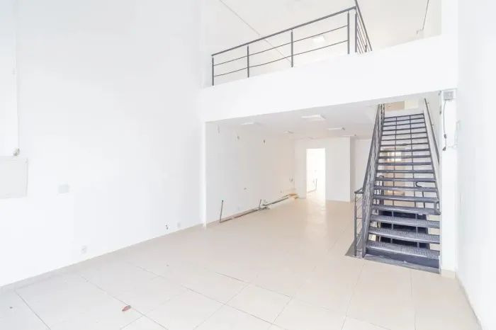 Ponto Comercial/Loja para Alugar no Passo da Areia com 159m² de Área Útil