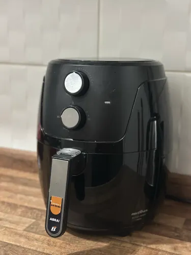 Air Fryer Britânia BFR37 1500W - Preta - Funcionando Perfeitamente