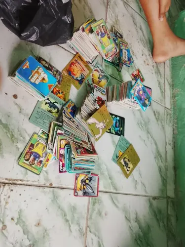 Cartinhas de futebol, pokémon, Roblox, stumble e naruto mais de 1k de cartas
