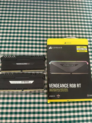 Memoria RAM Corsair Vengeance RT RGB 32GB(2x16gb) 4600mhz