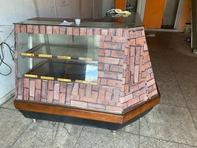 Balcão quente e seco