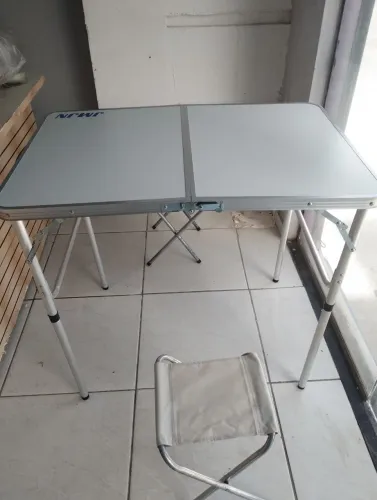Mesa portátil Nova na caixa