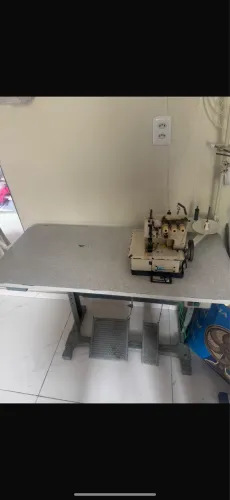 Máquina de costura ganoneira