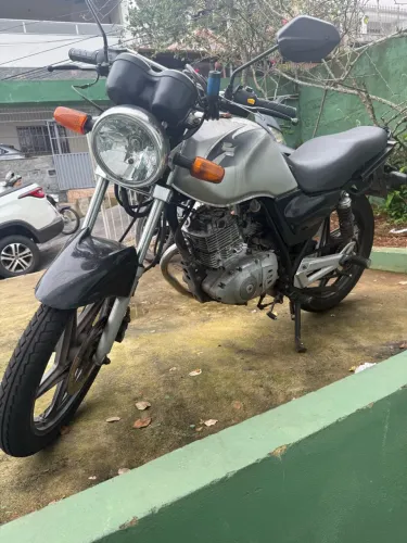 Suzuki EN 125 YES SE 2011