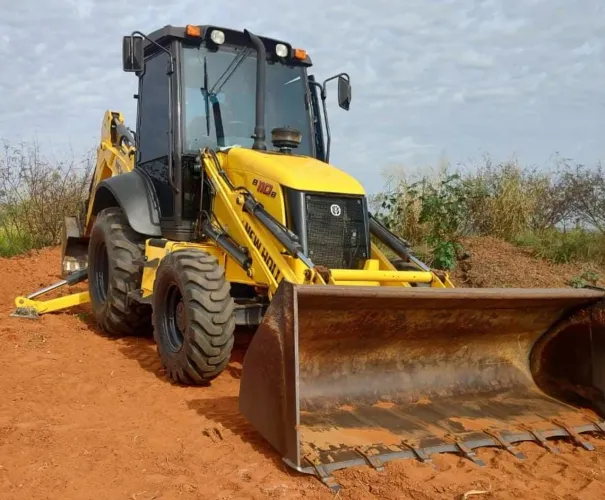 RETRO ESCAVADEIRA NEW HOLLAND ANO 2019 REPASSE DIVIDA
