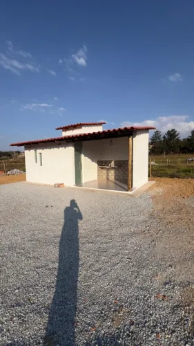 Loft aconchegante em lote de 500m² totalmente plano, pronto para morar ou investir!