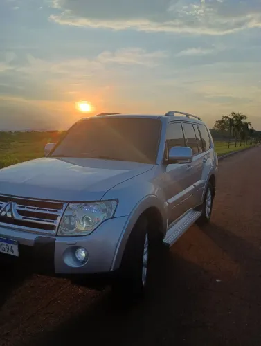 Mitsubishi Pajero HPE Full 3.2 4X4 T.i.dies. 5P AUT 2010