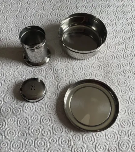 KIT COM PORTA TALCO E ALGODÃO INOX