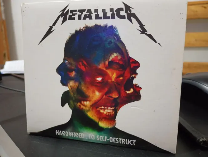 Metallica Hardwired... To self-destruct