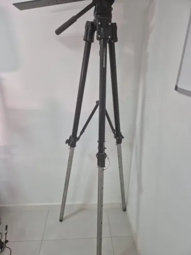 Tripé Manfrotto 528XB + Cabeça Hidráulica 501 HDV - Até 50 kg