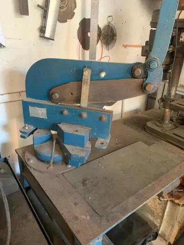 Guilhotina manual