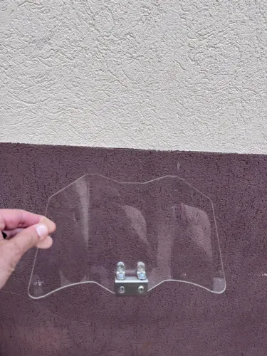 Vendo defletor para moto modelo universal prolongador bolha alta