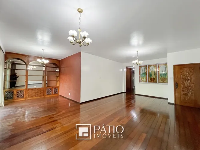 BATISTA CAMPOS. Ótimo apartamento 3 suítes, 2 vagas independentes.