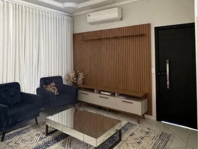 Casa com 4 dormitórios para alugar, 230 m² por R$ 6.000/mês - Tubalina - Uberlândia/MG
