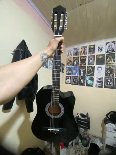violão em perfeito estado 