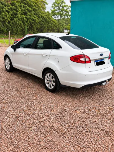 Ford Fiesta Sedan SE 1.6 16V Flex 4P 2013