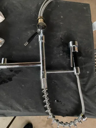 torneira gourmet de cozinha com ducha flexível e mola (tipo industrial)