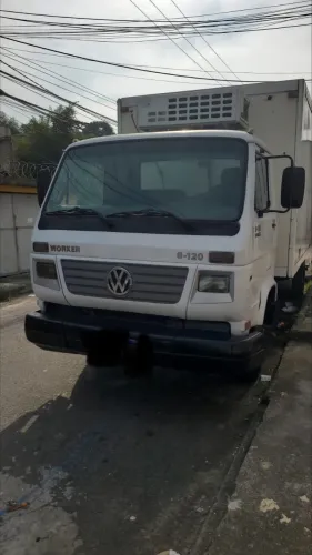 VW 8120 work ano 2010 com baú frigorífico e tampa hidráulica