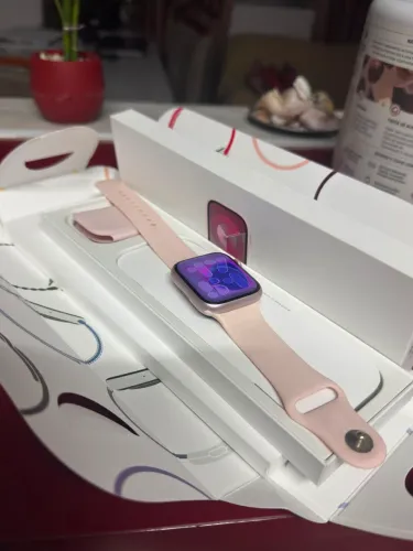 Apple Watch séries 9 - 45mm - acompanha carregador e caixa e as pulseiras tbm