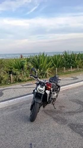 Honda cb1000r