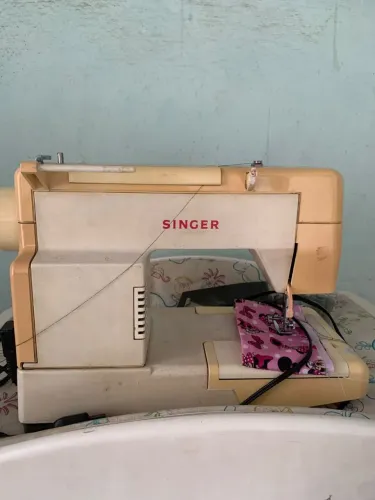 Máquina de costura Singer