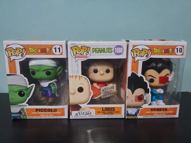 Lote com 3 bonecos Funko Pop Peanuts Vegeta e Picollo