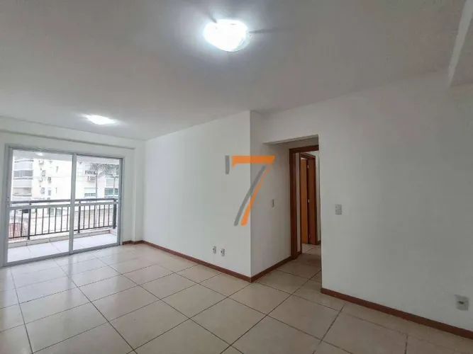 Apartamento com 3 dormitórios para alugar, 96 m² por R$ 6.445,78/mês - Abraão - Florianópo