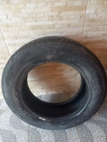 Vende-se um pneu de carro de passeio 185/65 R 15 Prinx