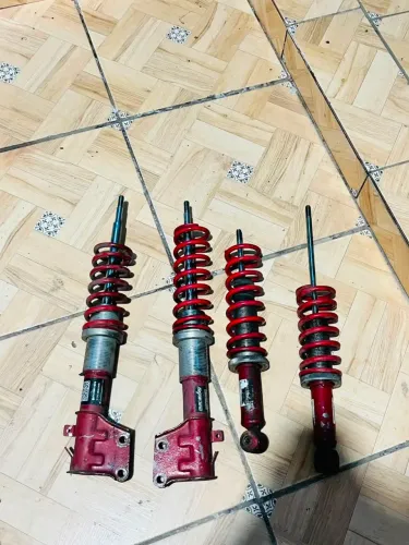 Suspensão a rosca Macaulay Fiat palio 96 a 2000, pode ser que sirva em modelos mais novos.