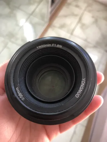 Lente de câmera: Yongnuo YN50mm f/1.8N