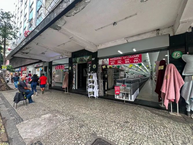 Loja de 650m² para locação no centro.