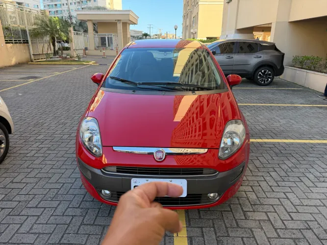 Fiat Punto Essence 1.6 Flex 16V 5P 2014