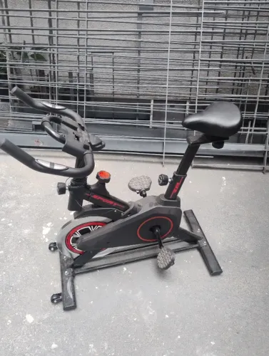 Bicicleta Spinning profissional - cardio e emagrecimento