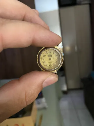 Relógio Dumont feminino a quartz
