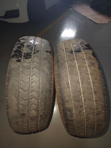 Pneus 225/75 R16