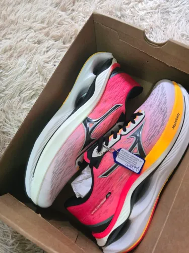 Tênis Mizuno novo.