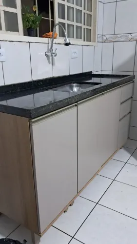 Pia com pedra de marmore