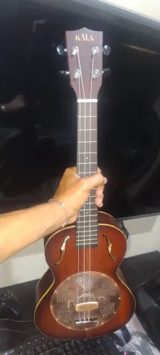 ukulele tenor ressonador Kala