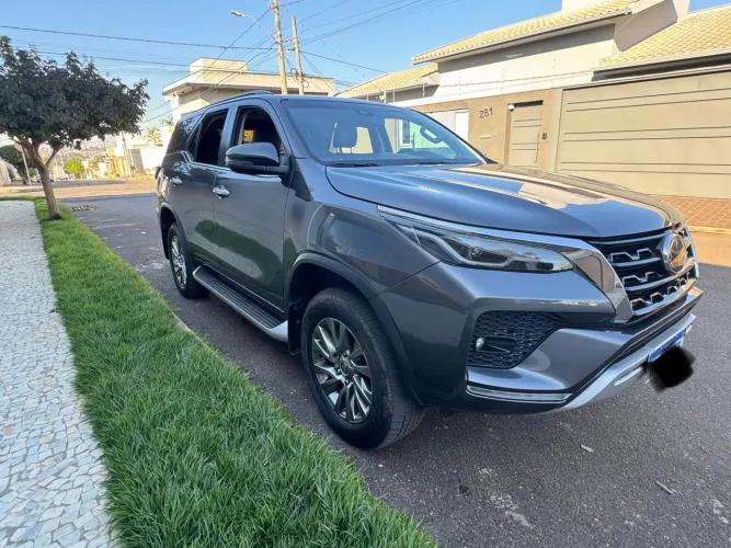 Vende-se Sw4 Srx único dono 2023