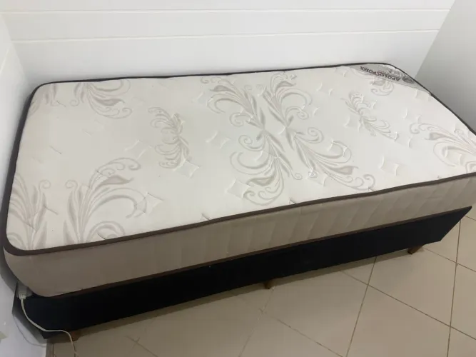 Cama box de solteiro com colchão 