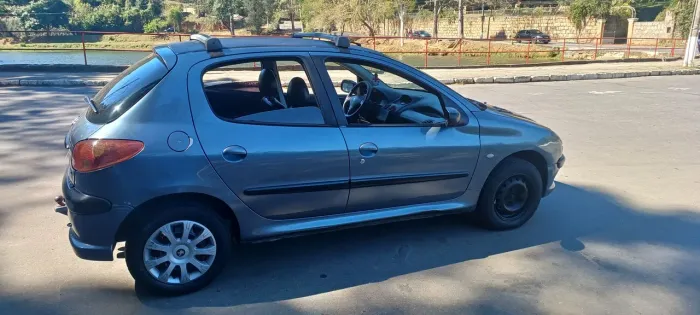 Peugeot 206 Presence 1.4/ 1.4 Flex 8V 5P 2005