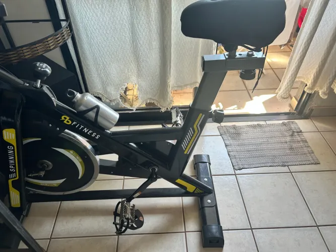 Bicicleta ergométrica nova