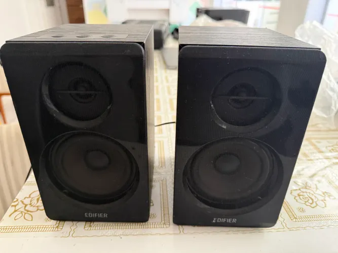 Caixas de Som Edifier R33BT+ - Bluetooth, som potente, impecáveis